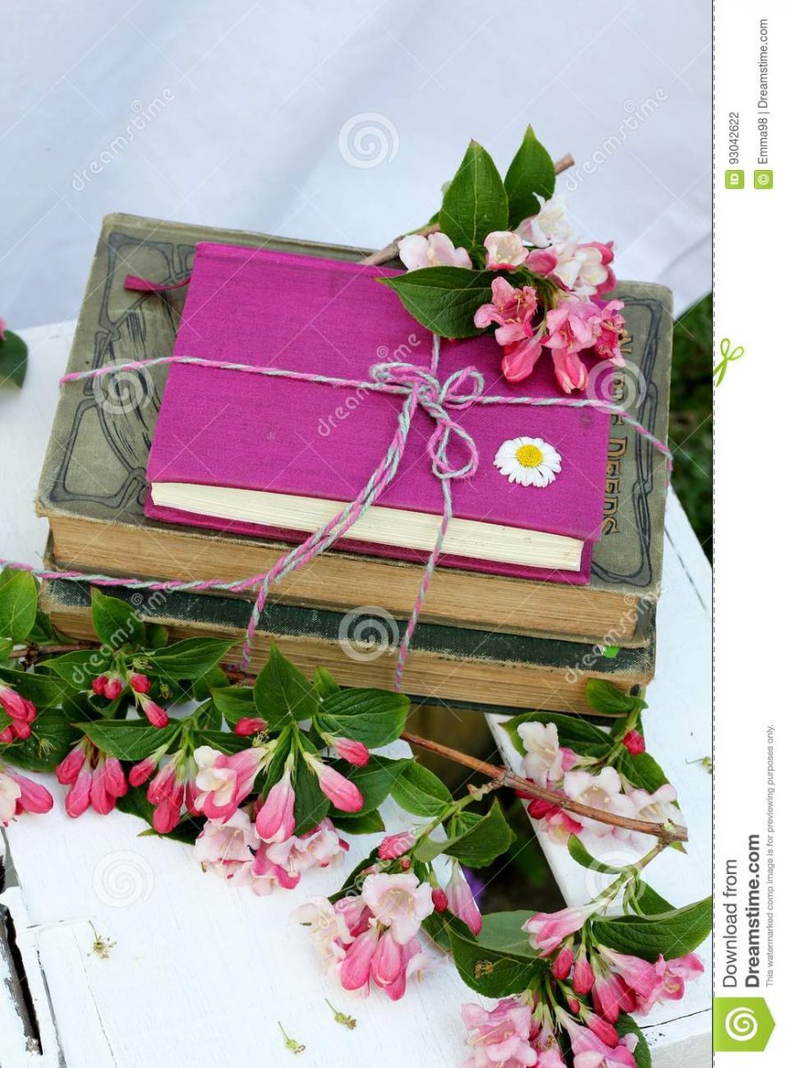 libri-e-fiori-93042622.jpg