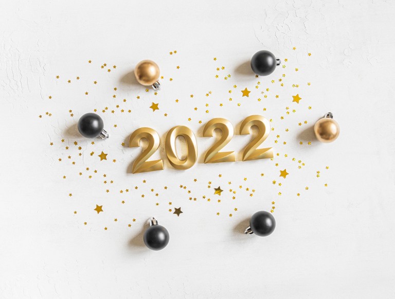 le-20-frasi-pi-divertenti-e-simpatiche-per-fare-gli-auguri-di-capodanno-e-felice-anno-nuovo-2022.jpg