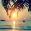 tropisch-strand-tijdens-een-mooie-zonsondergang-reis-66626232.jpg