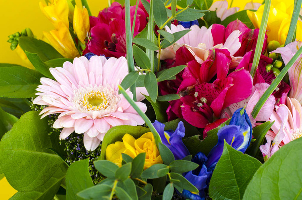 stock-photo-mix-summer-flowers-bouquet-bright.jpeg.4be1ea3b91e95b294414811a2dfef068.jpeg
