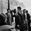 Le_baiser_de_l’Hôtel_de_Ville_Paris_1950_©_Robert_Doisneau_.jpeg